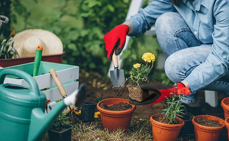 Heavy duty safety gloves red and black